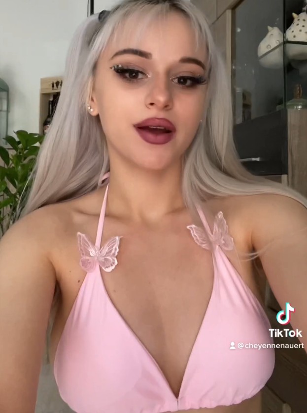 Cheyennenauertt Hot Sexy Video