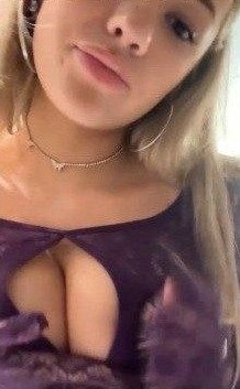 Breckie Hill Squeezing Her Cute Titties Onlyfans