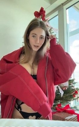 Anna Malygon AKA Maligoshik Black Lingerie Nipple Slip